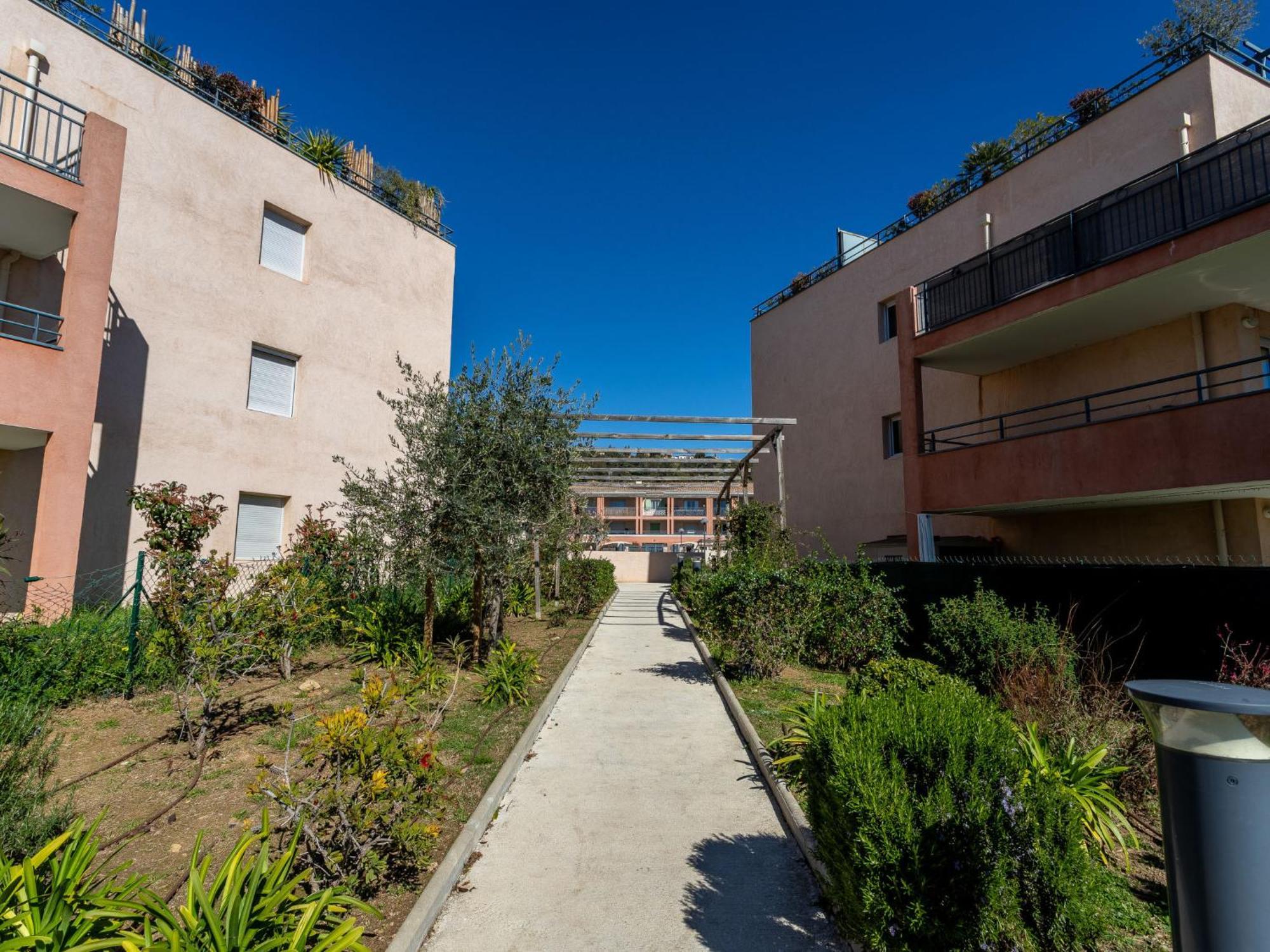 Apartment Le Jardin Du Loderi-2 By Interhome Bormes-les-Mimosas Exteriér fotografie